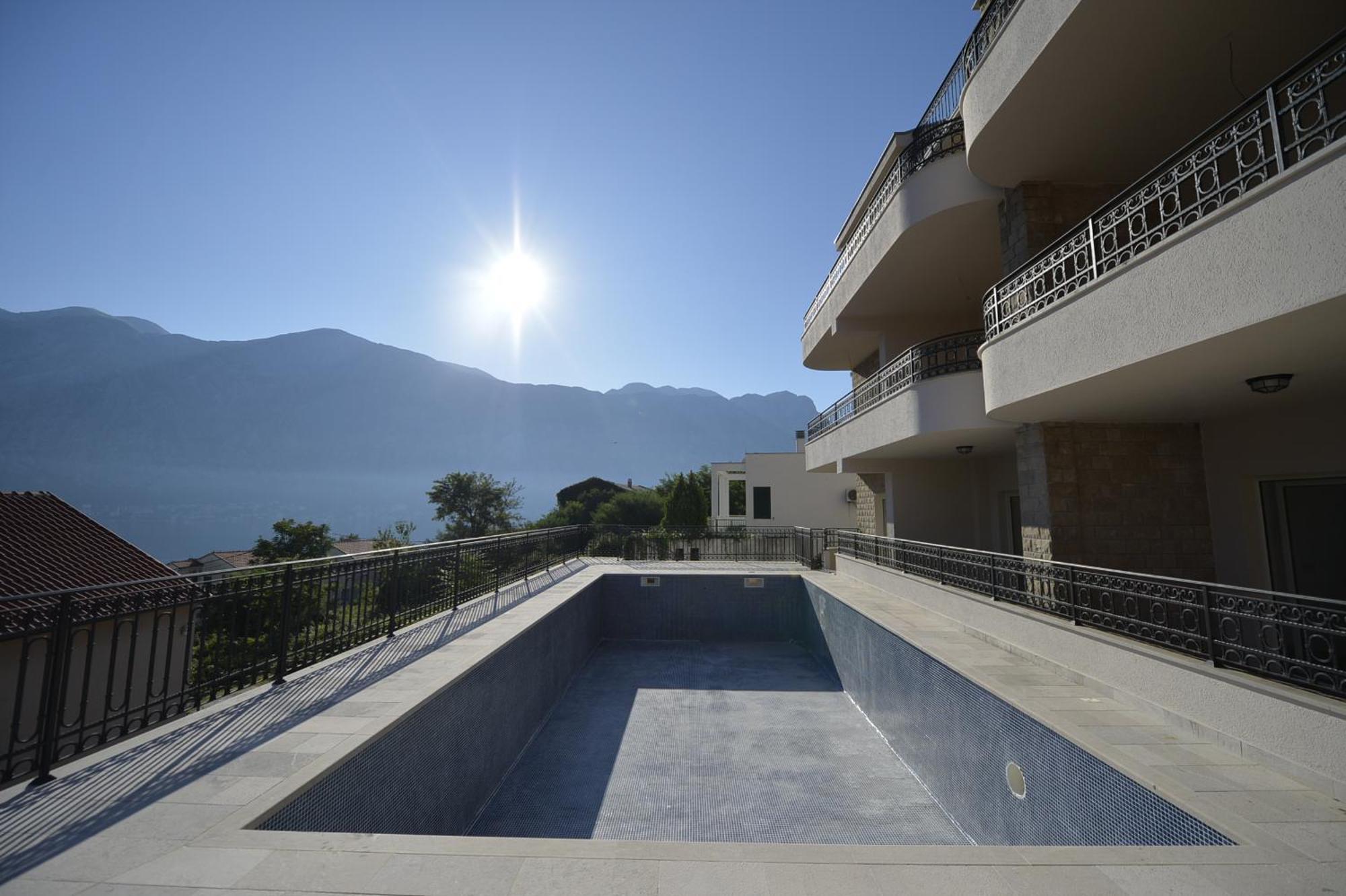 Luxurious 3-Bedroom Apartment By Mn Property Kotor Exteriér fotografie