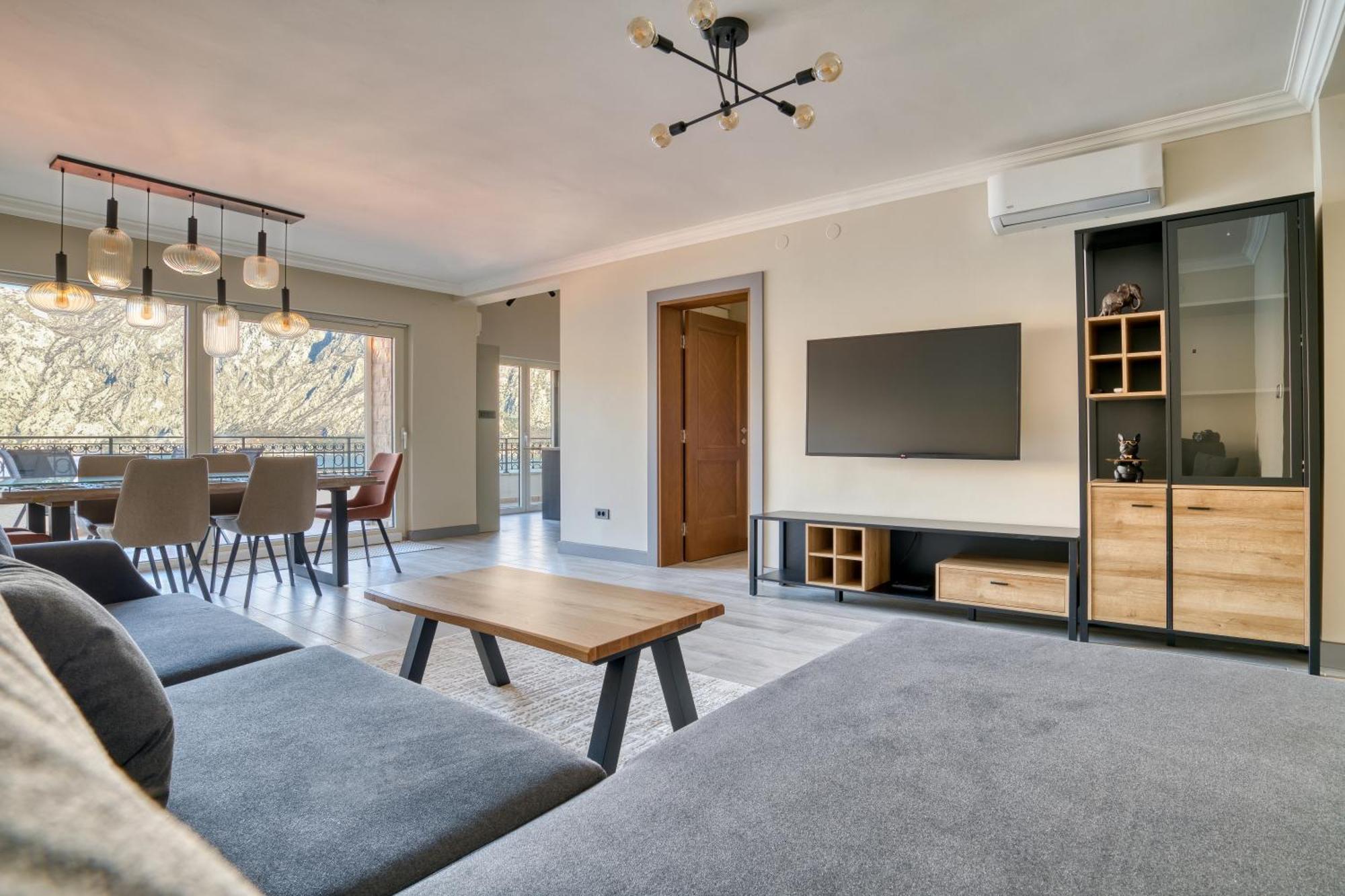 Luxurious 3-Bedroom Apartment By Mn Property Kotor Exteriér fotografie