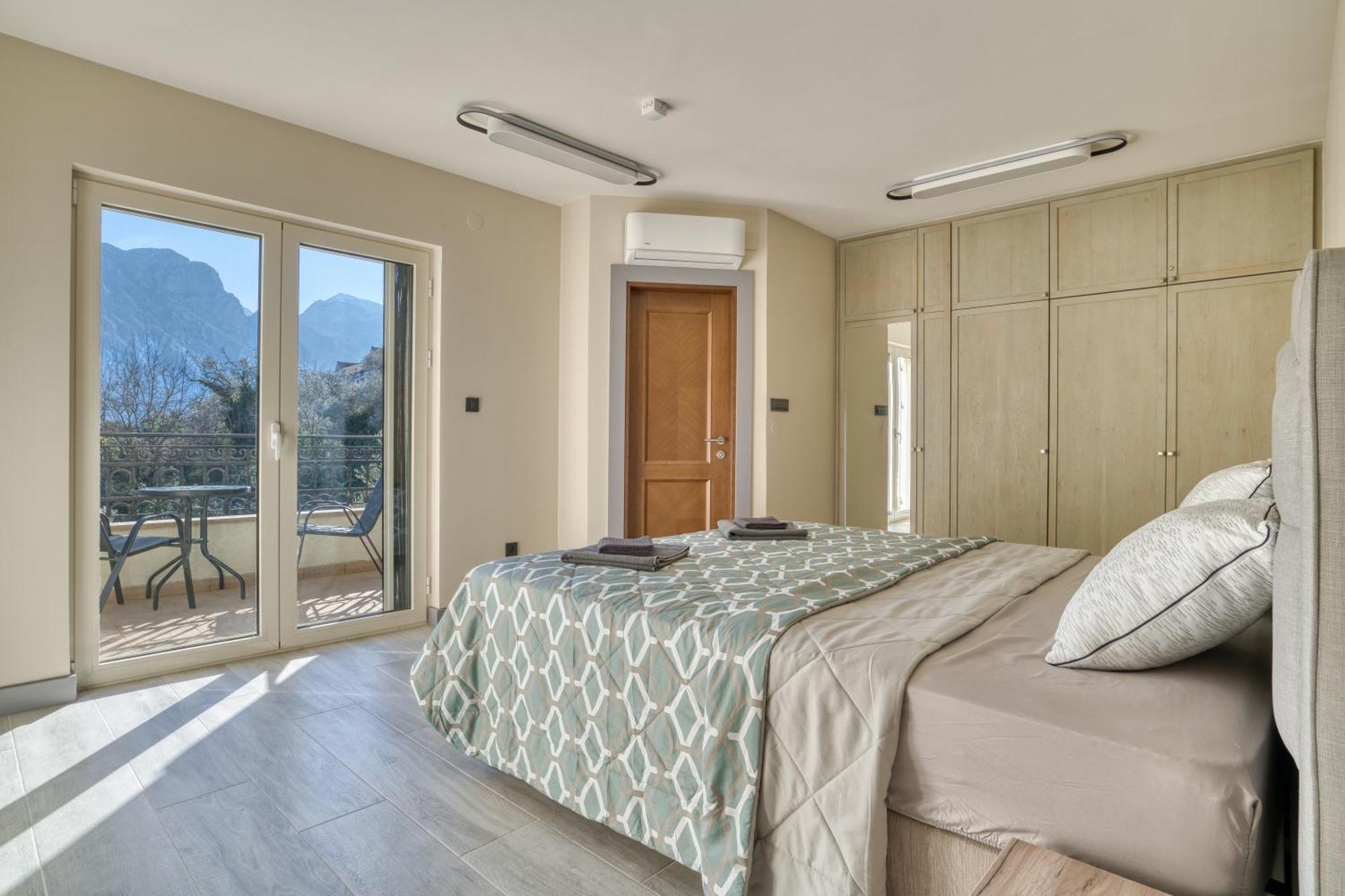 Luxurious 3-Bedroom Apartment By Mn Property Kotor Exteriér fotografie