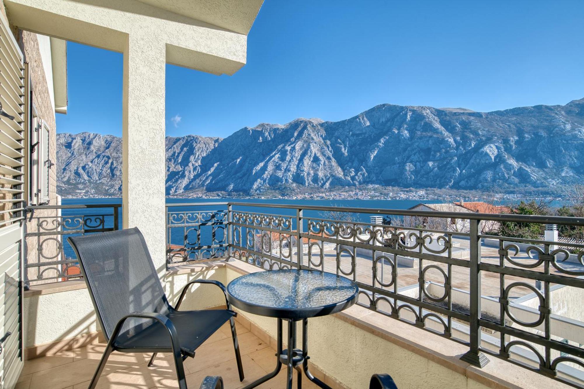 Luxurious 3-Bedroom Apartment By Mn Property Kotor Exteriér fotografie