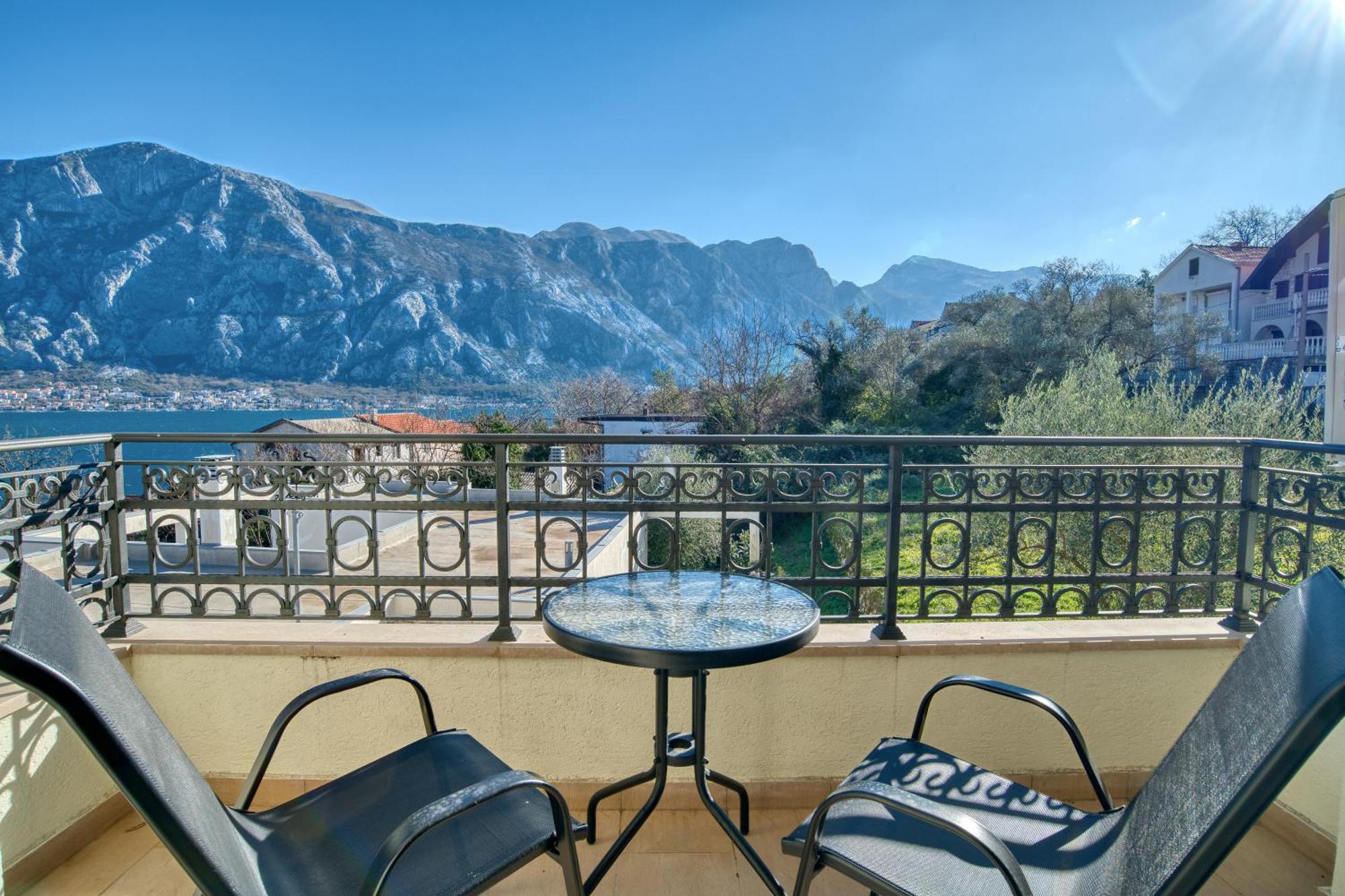 Luxurious 3-Bedroom Apartment By Mn Property Kotor Exteriér fotografie